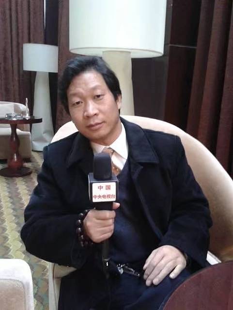 【做客中央电视台实力书法家飘逸墨人僧桂起】