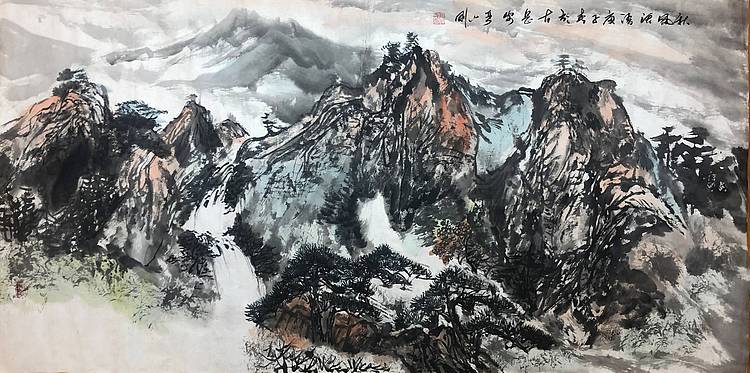 严小刚，西安美院硕士，国家一级美术师。