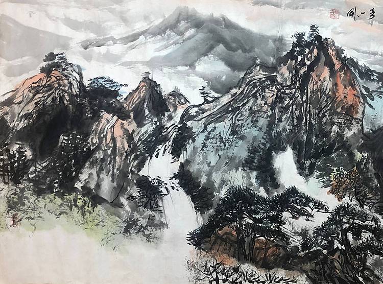 严小刚，西安美院硕士，国家一级美术师。