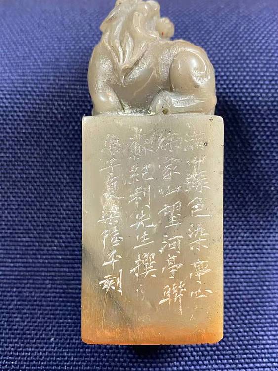满山绿色染亭心