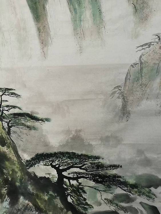 秦广宁 飞流直下三千尺，疑是银河落九天。