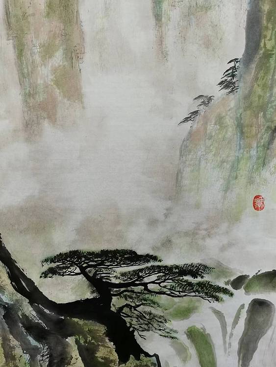 秦广宁 飞流直下三千尺，疑是银河落九天。
