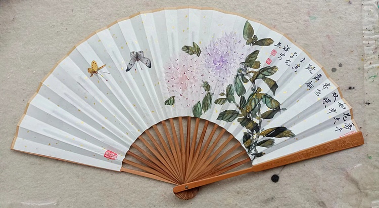 翱翔 紫绣球花香迷人