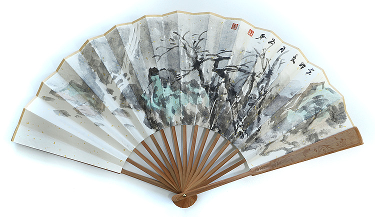 中国美术家协会会员，中国工笔画协会会员 张志平（带合影）