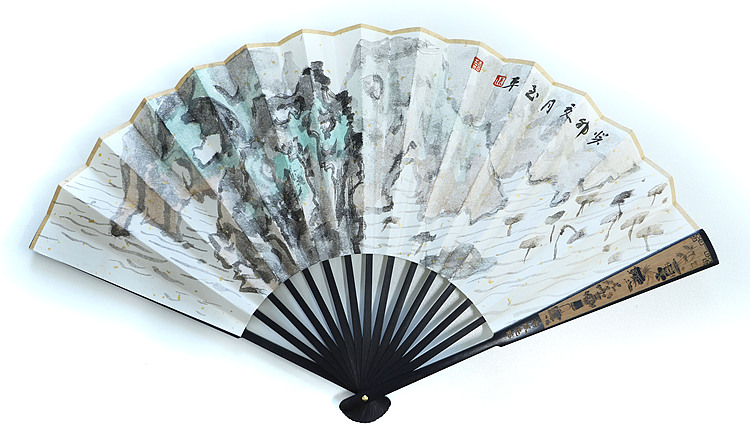 中国美术家协会会员，中国工笔画协会会员 张志平（带合影）