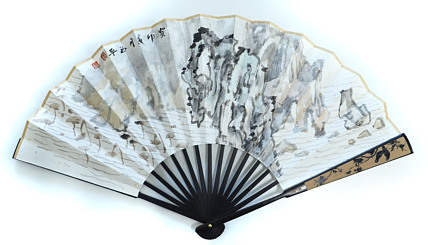中国美术家协会会员，中国工笔画协会会员 张志平（带合影）