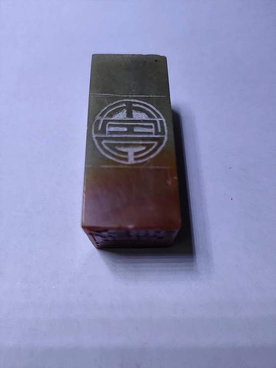 苏颖 《听雨》尺寸2.2*2.2*5