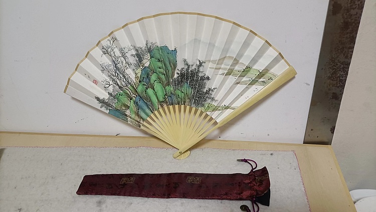青年书画家 七汐 手绘青绿山水折扇（带扇袋）