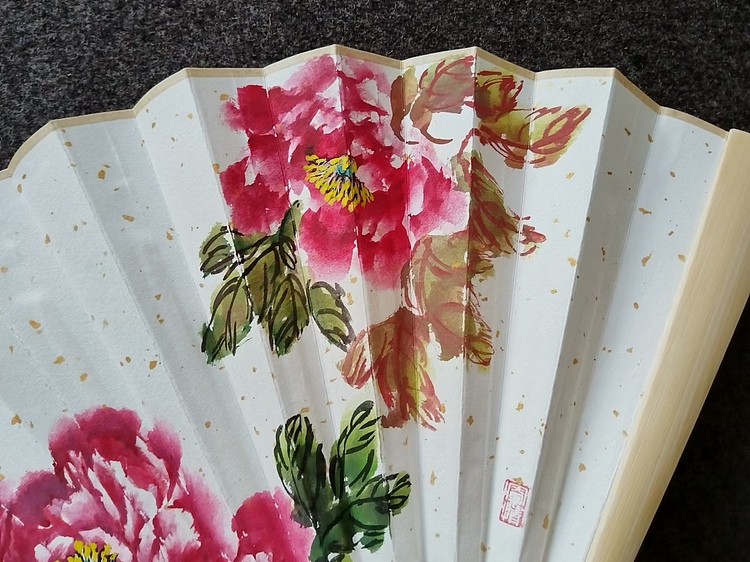 当代著名书画家 醉墨 朱毅江国画扇面《花香情浓》
