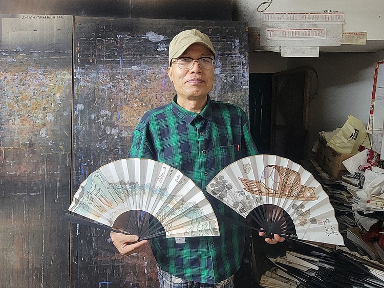 教授，硕士生导师，中国美协会员，金增友  （带合影）
