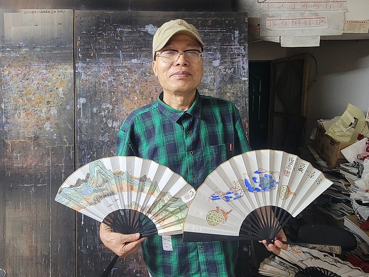 教授，硕士生导师，中国美协会员，金增友  （带合影）