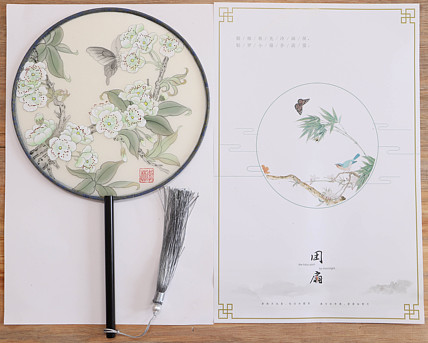 湖北美术学院艺术硕士 &mdash;&mdash;  李林（带合影）