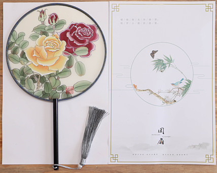 湖北美术学院艺术硕士 &mdash;&mdash;  李林（带合影）