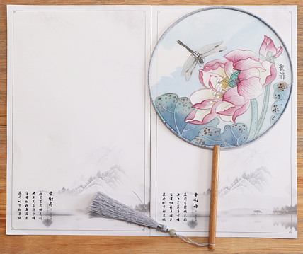 中国美术家协会会员 惠菲 （带合影）