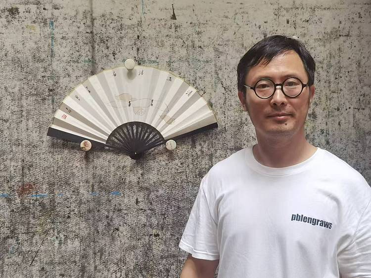 （带合影）清华大学吴冠中艺术研究中心研究员 何先球 民族文化宫 折扇