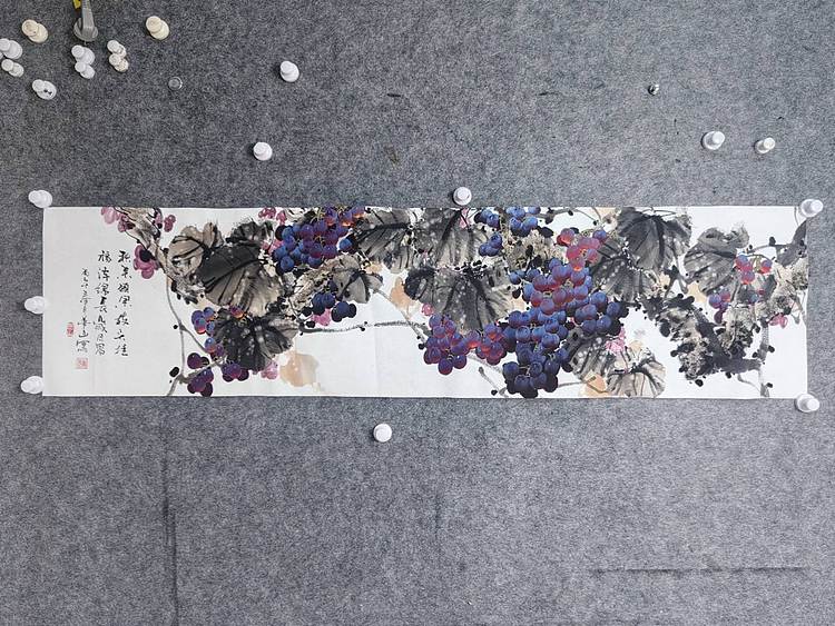 梦山重彩四尺对开葡萄作品